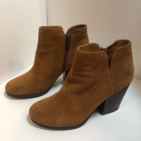 Kenneth Cole Reaction Shoes - Kenneth Cole Reaction Tan Suede Booties Kenneth Cole Reaction Shoes - Kenneth Cole Reaction Tan Suede Booties